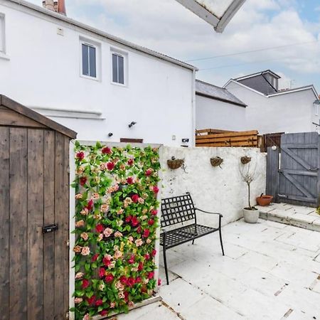 Cosy Flat In Burgess Hill, Sussex Exterior foto