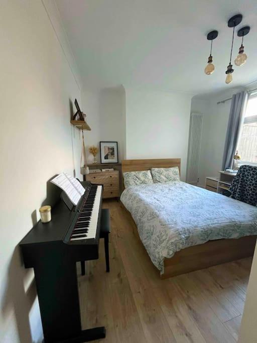 Cosy Flat In Burgess Hill, Sussex Exterior foto